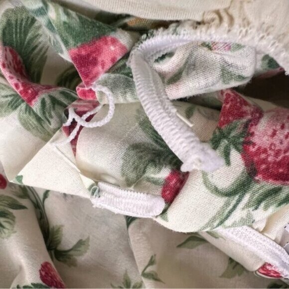 Vintage Cannon Strawberry Vines Queen Size Fitted & Flat Sheet Set - Picture 5 of 10